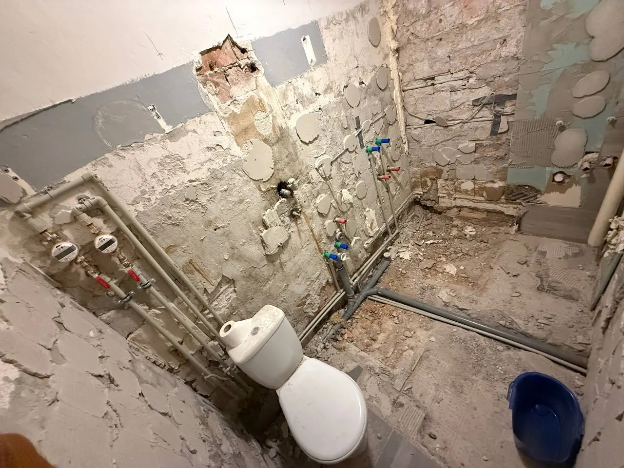 Łazienka po skuciu i przygotowaniu instalacji - Wyszków | DobryHydraulik
