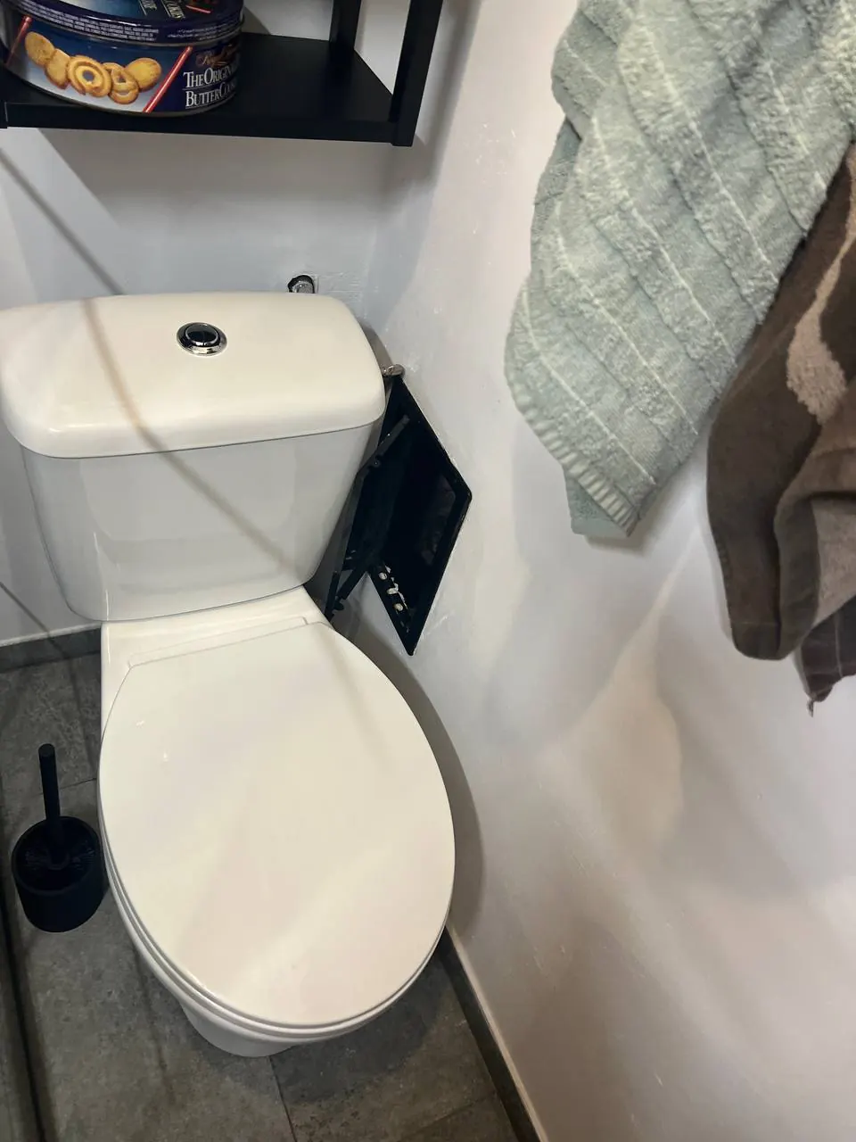 Dostęp serwisowy przy WC - Okęcie | DobryHydraulik